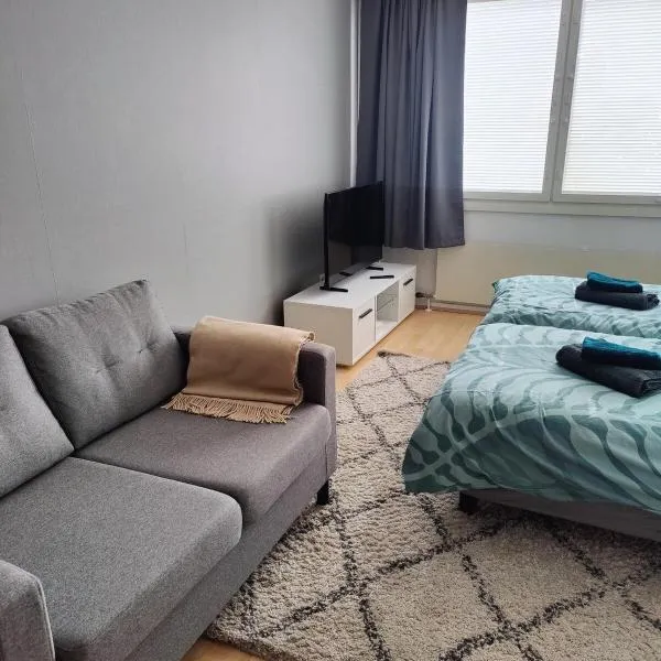 Comfortable studio close to Oulu center, free parking, hotel in Oulu