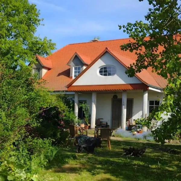 Agroturystyka Rawiczówka, hótel í Brzeżno