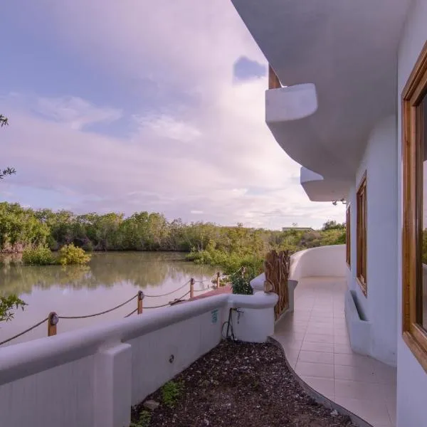 Lava Heron Galapagos Apartment, hotel in Puerto Ayora