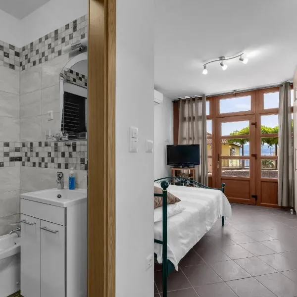 Duće में, होटल Studio-Apartman Rogac