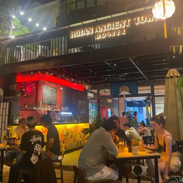 Hoi An Ancient Town Hostel & Bar, hotel in Hoi An