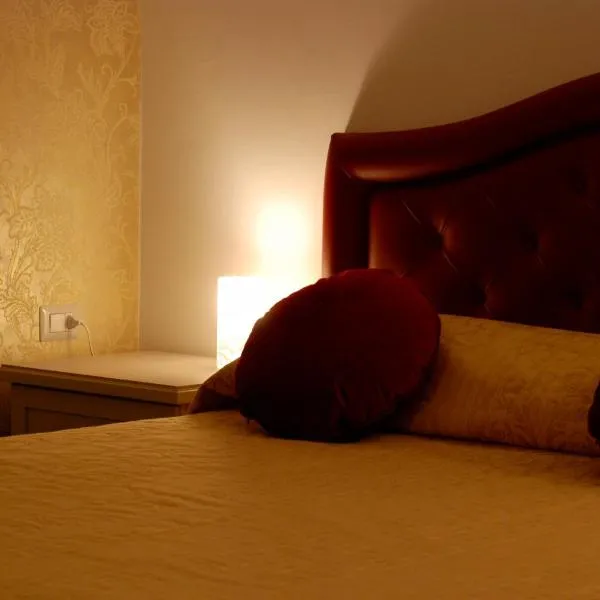 Cavour Luxury Rooms, hotel v destinaci Catanzaro