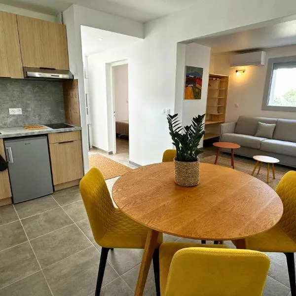 Le Gîte Carignan، فندق في سانت - جيلي - دو - فيسك