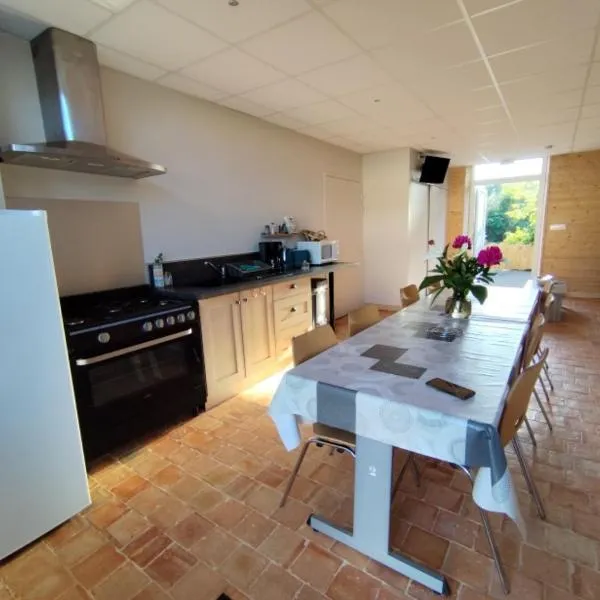 Gîte de charme à la campagne, hotel em Ampoigné