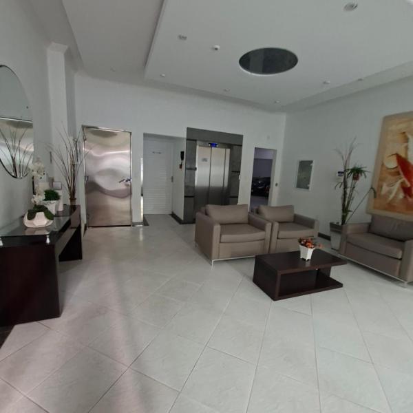 Meia praia - Apartamento grande a 250 metros da praia - Foto 5