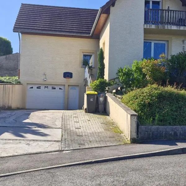 Hébergement Privé à Larnod, hotel v destinaci Larnod