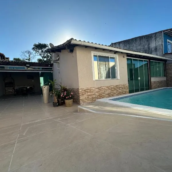 Casa em Cabo Frio - piscina e churrasqueira, 02 quartos, hotel in Cabo Frio