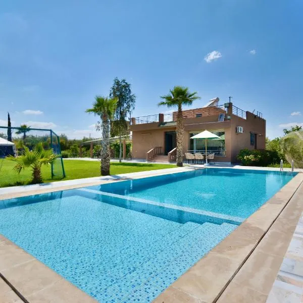 Ferme de vacances avec une grande villa à Marrakech, hotel in Marrakech