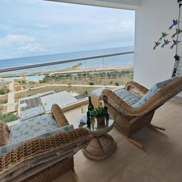 Luxurious VIP waterfront suite with pool, hotel in Cartagena de Indias