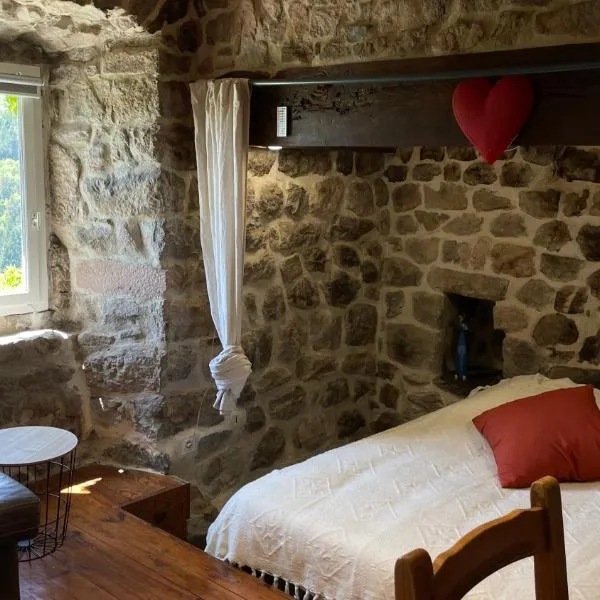 Votre cocon en Ardèche Verte, hotel in Saint-Prix