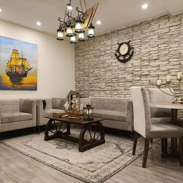 Cruise Themed Luxury 1BHK with City Views Balcony, hotel in Rawalpindi