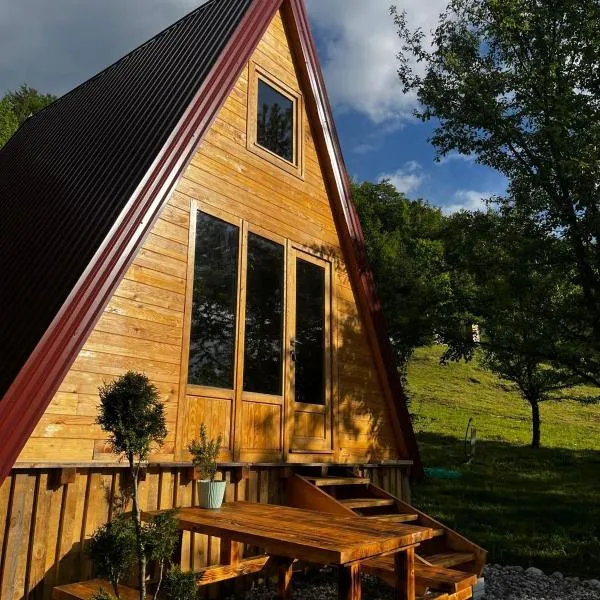 Tjentiste A-frame cabin, hotel in Tjentište