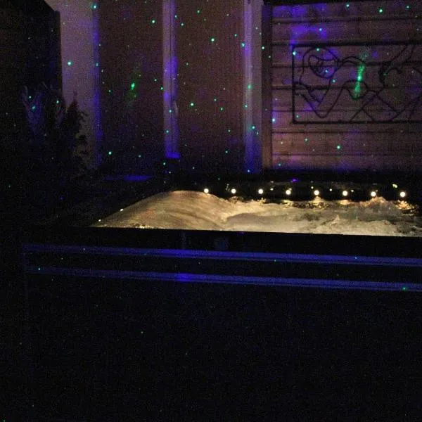 Love Room La Crèche Romantique – hotel w mieście Bogny Sur Meuse