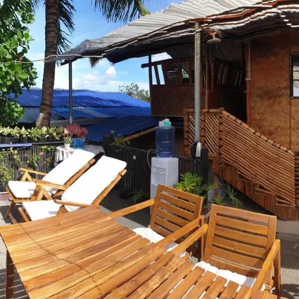 Charming seaview chalet with AC, kitchen, downtown、コロンのホテル