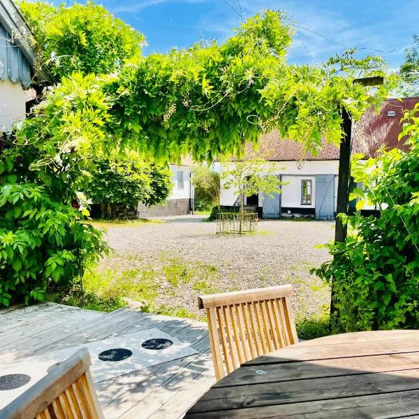 Sydkustens at Tullnäs Vingård, hotel v destinaci Klagstorp