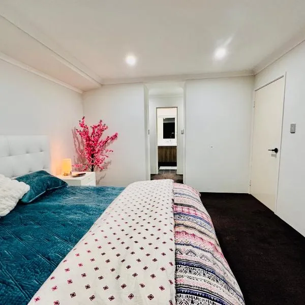 Modern King Suite on Swan Valley Doorstep, hotel v destinaci West Swan