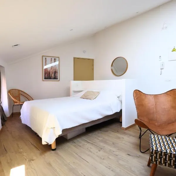 L'Échappée Bohème - WIFI - NETFLIX - PRIME - CLIM, hotel a Camaret-sur-Aigues