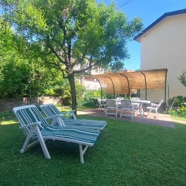 CASA CARLINA Pet Friendly, hotel in Salò