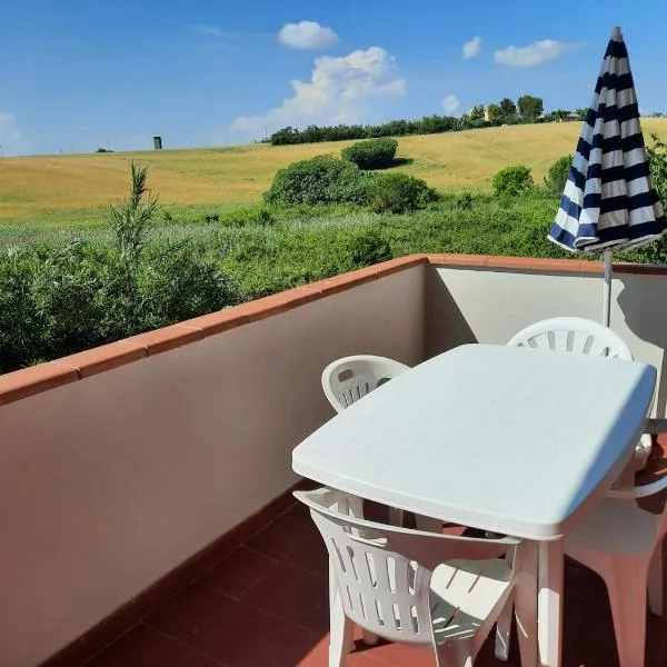 M195 - Marcelli, trilocale a 2 passi dal mare, hotel v destinácii Marcelli