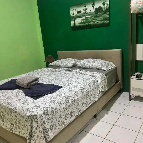 EMERALD APARTMENTS INC, khách sạn ở Georgetown