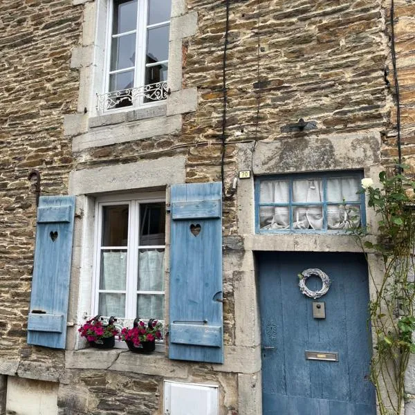 Gîte Pierre et Meuse, hotel v destinaci Fumay