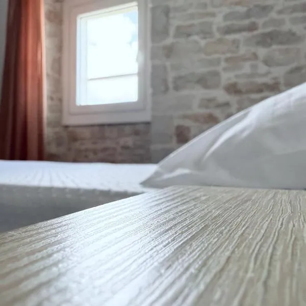 Casa Pietra 27 , Authentic Istrian Stone House, hotel sa Peruški