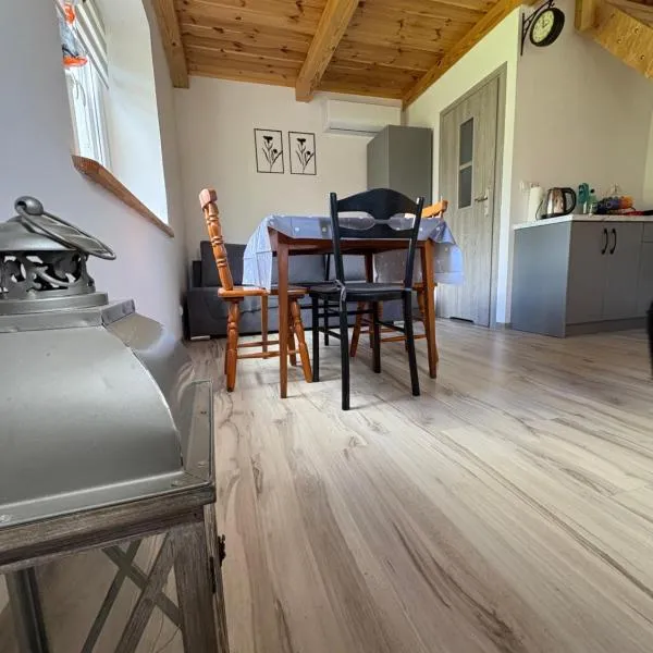 Urocze Roztocze Jacnia - domek 2, hotel v destinaci Jacnia
