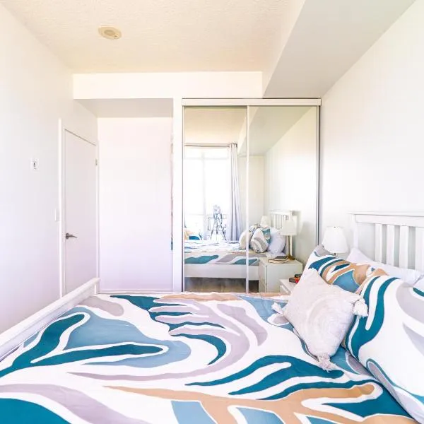 VIP Residence - Breathtaking View - Free Parking - 50 Percent Disc on Monthly stays، فندق في تورونتو