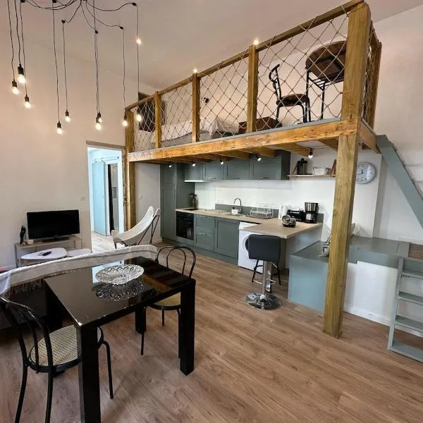 Loft spacieux et lumineux à 200m du Scorff, hotel v destinaci Lorient