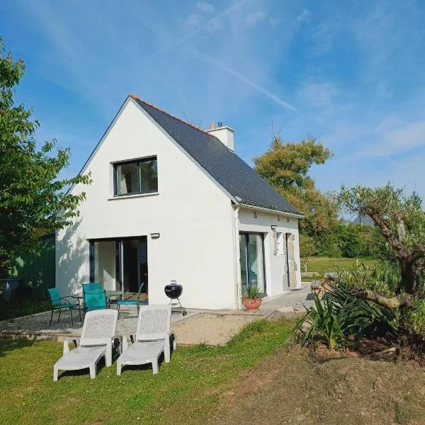 Maison de vacances 4 Pers avec jardin privatif à 1km PLAGE Lines et 300m de la mer de Gâvres - AR PIL JADUR – hotel w mieście Plouhinec