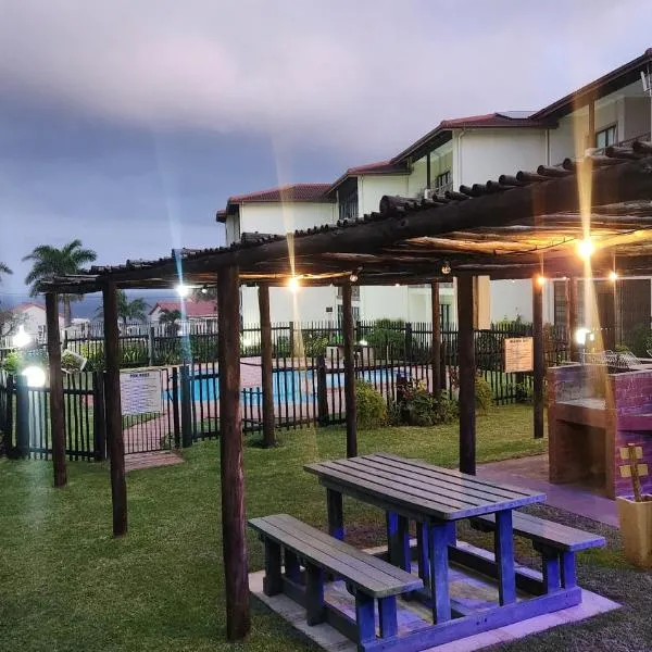 Topanga 17, hotel i Uvongo Beach