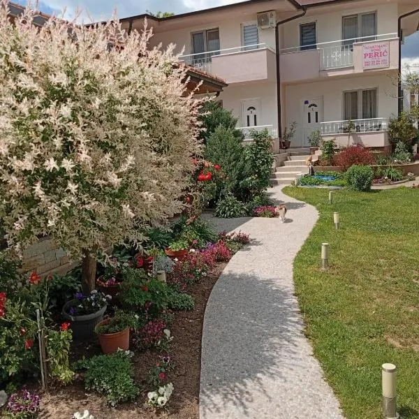 Smestaj Peric, hotel v destinaci Veliko Gradište