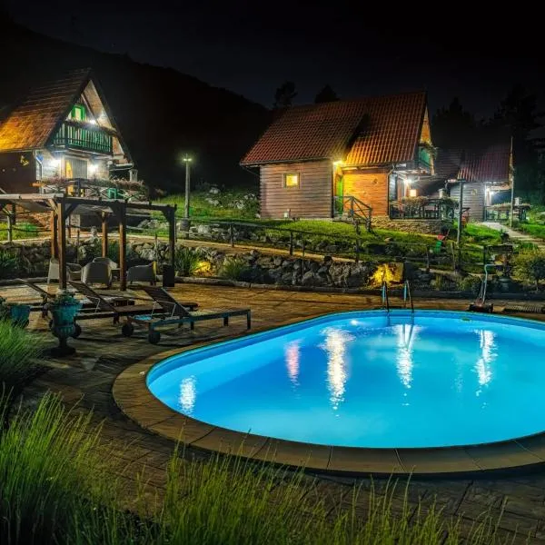 Holiday Park Plitvice Paradise, hotel in Korenica