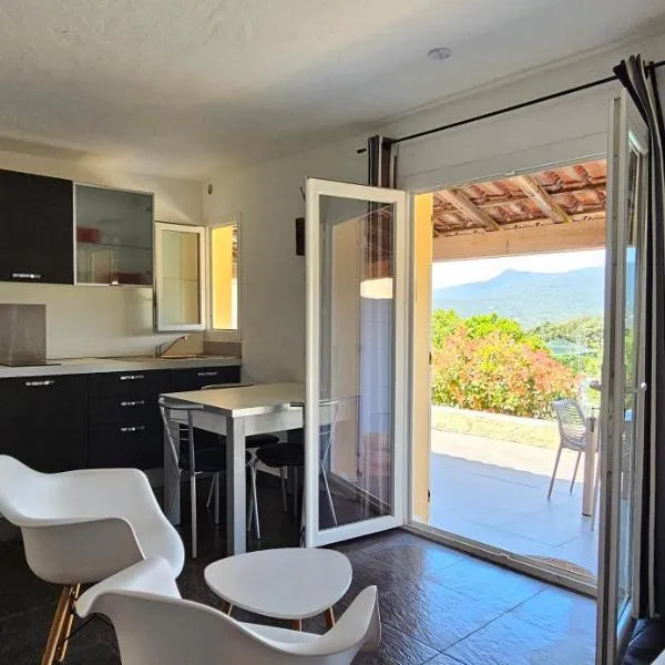 Studio Dolce & Vita B2 avec piscine et terrasse，普羅普里亞諾的飯店