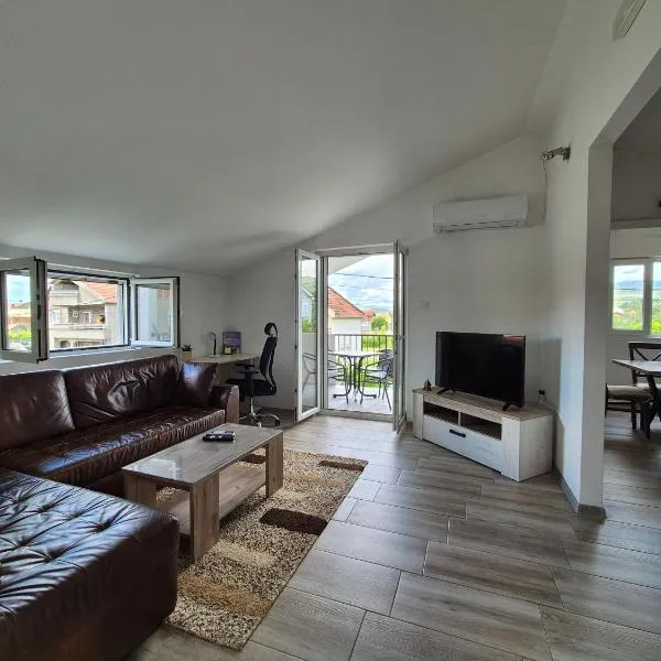 Cozy, Fully Equipped, Free parking&Wifi, Quiet, 2BD, hotel v destinaci Podgorica