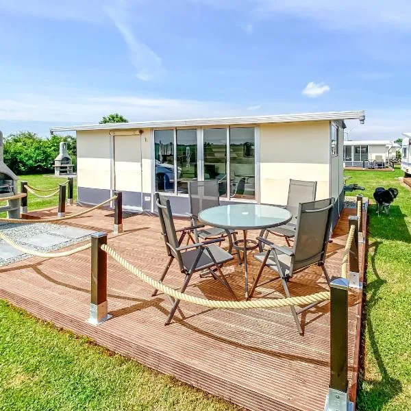 TiBu - Mietwohnwagen Fehmarn, hotel v destinaci Fehmarn