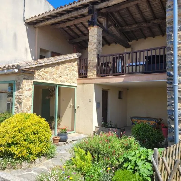 Gîte le Courdel, hotel em Les Brunels