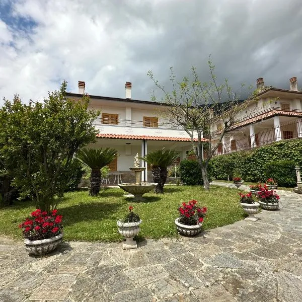 Lotelito Villa – hotel w mieście Calvanico