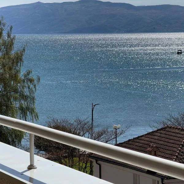 Exclusive Apartments with Lake view, hotel in Ohrid