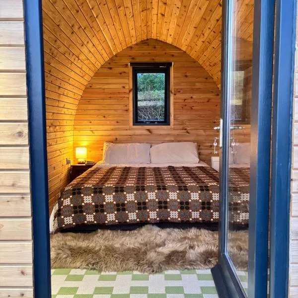 Cosy Cabin with sea view, hotel en Broad Haven