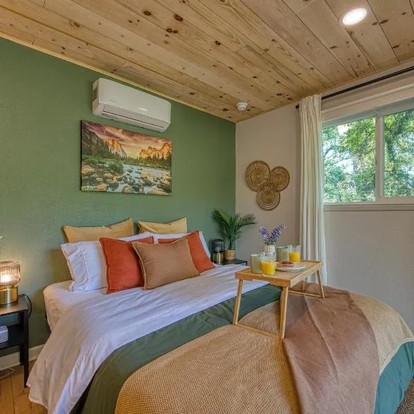 The Mountains are Calling - Private, Guesthouse Retreat near Yosemite, hotel ad Ahwahnee