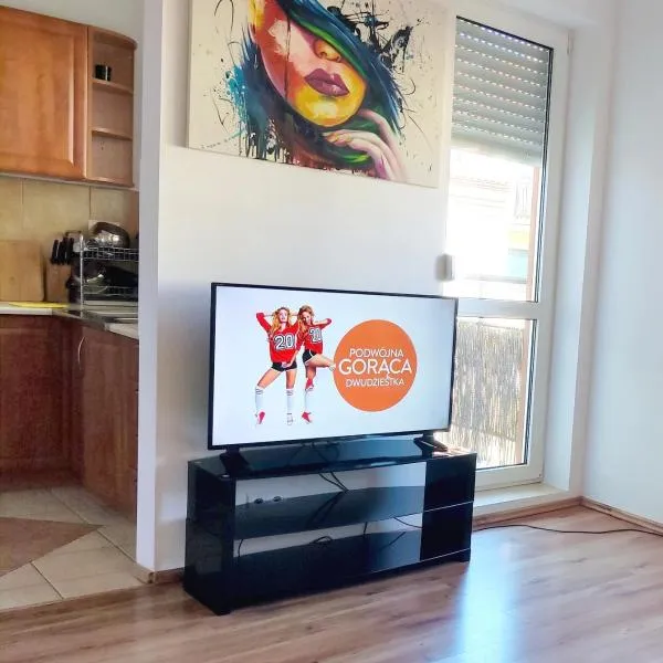 Przestronne studio na spokojnym osiedlu, Free parking space、ワルシャワのホテル