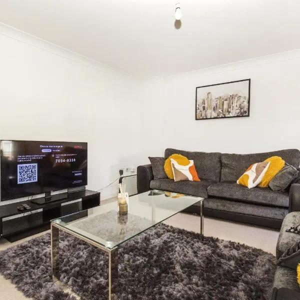 Stunning 2-BR Home Gravesend Town Centre, Kent, hotel v destinaci Gravesend
