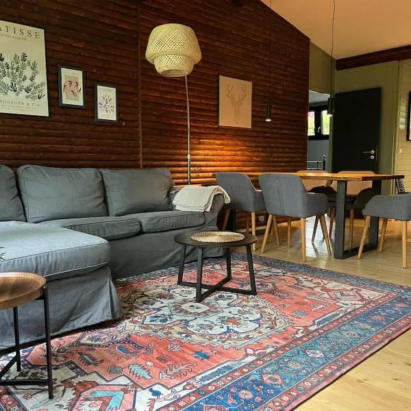 Idyllisches Ferienhaus im Wald unweit der Loreley, hotell i Bogel