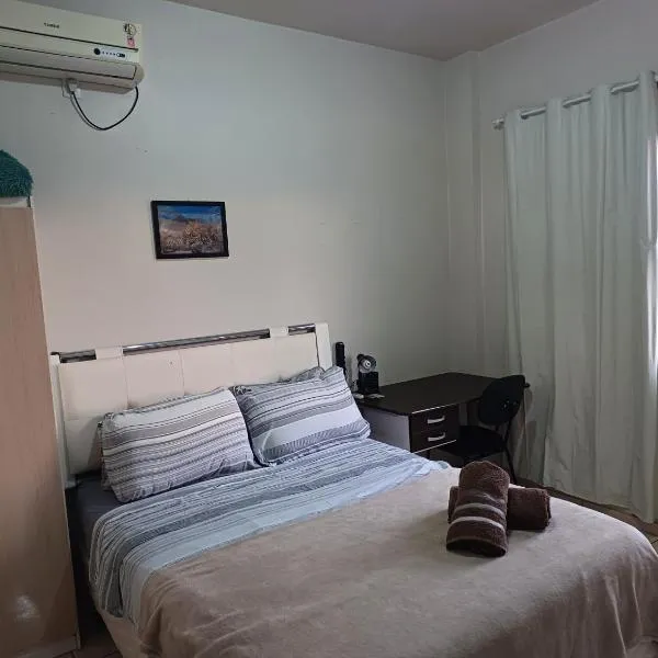 Apart próximo a Unimed, Catedral e HSA de 2 quartos com AR, mini-Academia e garagem no Centro-sul, hotel en Santo Ângelo