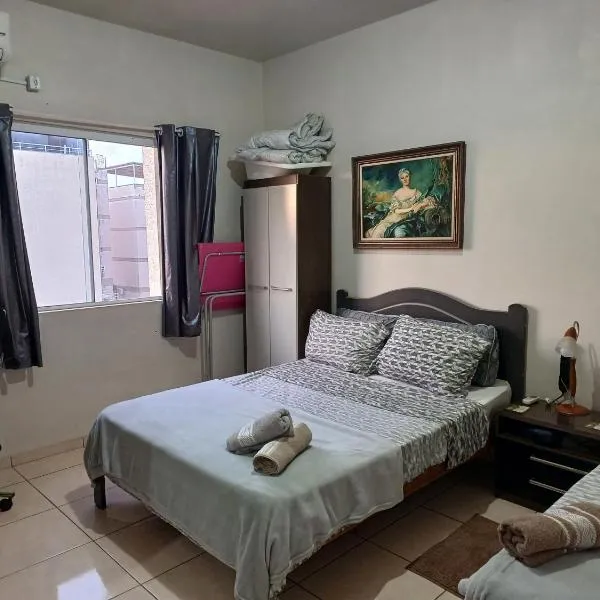 Apart próximo a Unimed, Catedral e HSA de 2 quartos com 2 Ar, mini-Academia e garagem no Centro-sul, hotel in Santo Ângelo