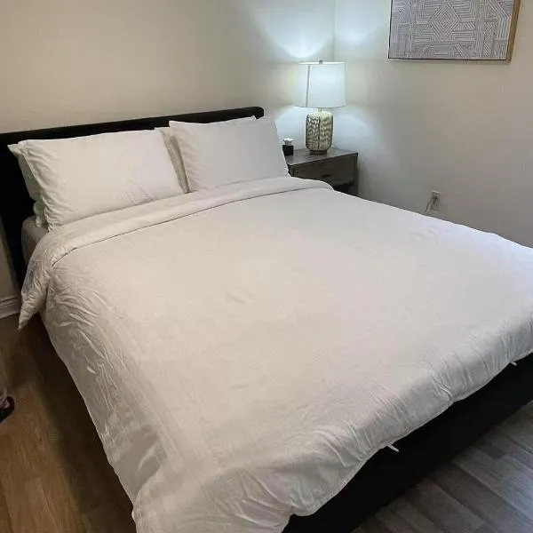 Lovely single room 5 minutes walk from ocean, hotel in Charlottetown