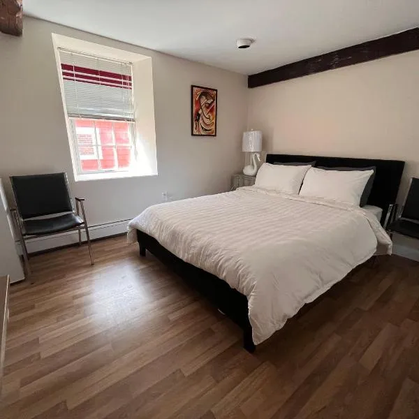 Lovely single room 5 minutes walk from ocean, hotel in Charlottetown