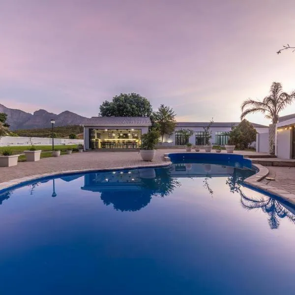 LEO Sky Guest House, hotel a Simondium