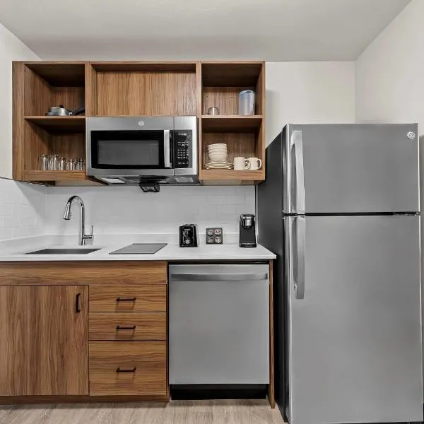 Everhome Suites Brownsville, отель в городе Браунсвилл
